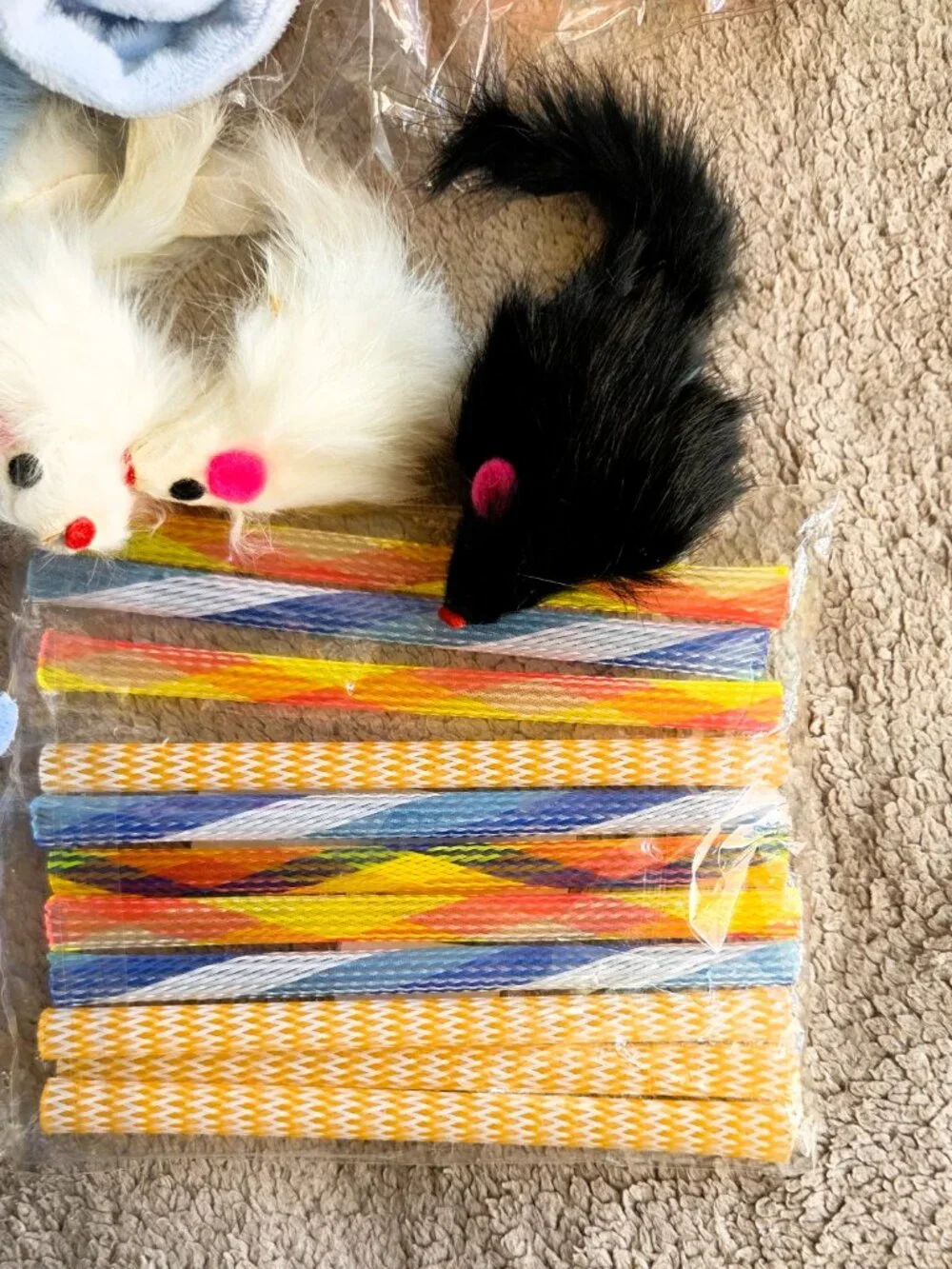 😺 Cat's Toys Balls Mice Fur String with Fur Ball Pets Play Interactive Toys NEW